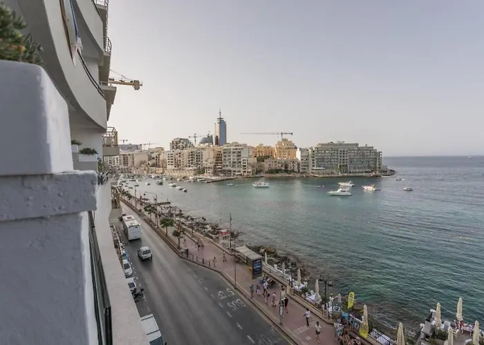 Apartament St Julians' Sea Front, Spectacular View, St. Julian's