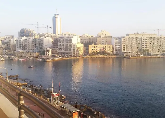 St Julians' Sea Front, Spectacular View, Lejlighed *