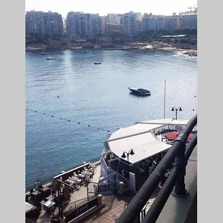 St Julians' Sea Front, Spectacular View, سانت جوليان